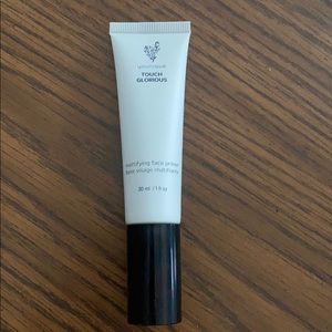 Younique mattifying primer